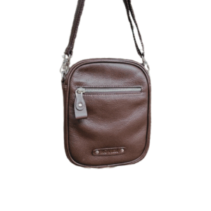 bandolera cuero hombre, bolso cruzado cuero pequeño, bandolera personalizada con logo, bolso cuero genuino hombre, ROVIER cuero Bolivia, bandolera compacta elegante, accesorio cuero hombre, morral de cuero para hombre, morral, hand made bolivia,