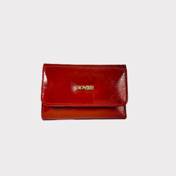billetera de cuero para mujer, billetera mediana de cuero, billetera con botón imán, billetera de mujer compacta, billetera con espacio para tarjetas, billetera cuero personalizada, billetera con cierre, billetera elegante mujer, billetera cuero ROVIER, billetera hecha en Bolivia, accesorio de cuero femenino, billetera grabado láser