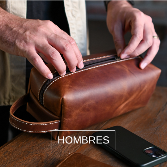 Neceser oxford de cuero | Neceser compacto con 3 compartimentos internos | Estuche de cuero para artículos personales | Ideal para viajes y uso diario | Diseño elegante, práctico y duradero | Cierre seguro y acabado de alta calidad | Neceser masculino de cuero genuino
