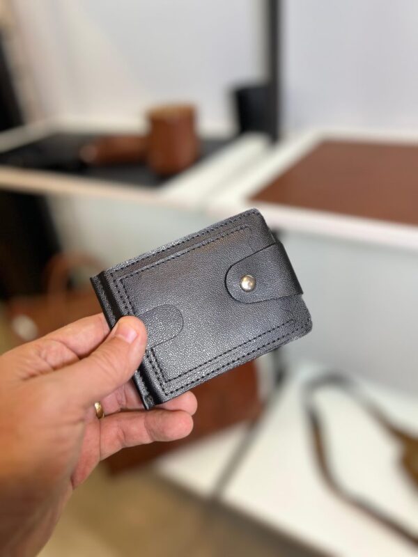 billetera con clip metálico, billetera cuero hombre moderna, billetera grabado láser personalizada, billetera con botón de presión, billetera cuero sin forro, ROVIER billeteras Bolivia, billetera compacta cuero genuino. billetera de hombre, billetera de cuero para hombre,