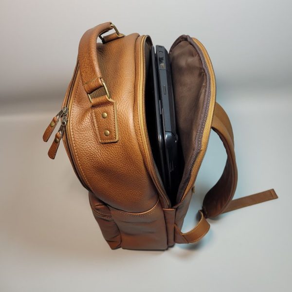 mochila de cuero, mochila clásica cuero, mochila ejecutiva cuero, mochila cuero laptop, mochila cuero hecha a mano, mochila cuero personalizada, mochila cuero ROVIER, mochila de cuero vacuno, mochila cuero genuino Bolivia, mochila cuero hombre, mochila elegante cuero, mochila personalizada con logo