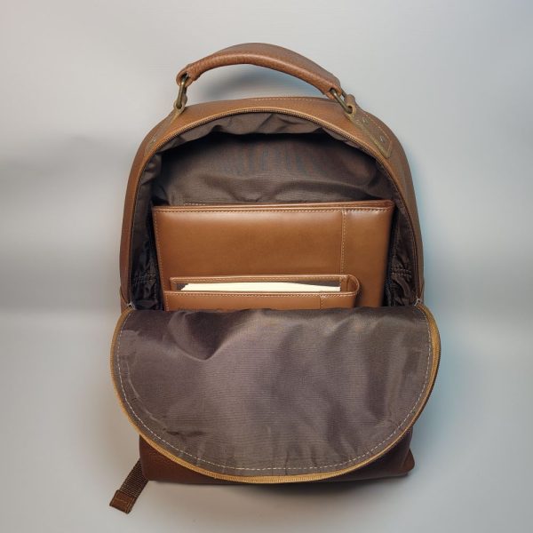 mochila de cuero, mochila clásica cuero, mochila ejecutiva cuero, mochila cuero laptop, mochila cuero hecha a mano, mochila cuero personalizada, mochila cuero ROVIER, mochila de cuero vacuno, mochila cuero genuino Bolivia, mochila cuero hombre, mochila elegante cuero, mochila personalizada con logo