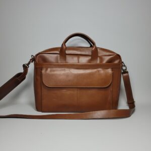 maletín de cuero para hombre, maletín ejecutivo de cuero, maletín liviano con compartimento para laptop, maletín profesional de cuero, maletín de oficina, hombre maletín personalizado grabado láser, artículos de cuero para negocios, maletín compacto de cuero, bolso ejecutivo cuero genuino, regalo corporativo cuero, hand made bolivia
