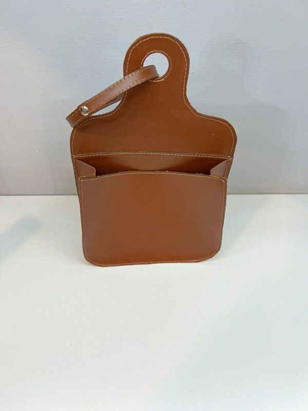 organizador palanca carro, organizador de cuero para auto, organizador de consola central, porta celular auto cuero, accesorio cuero auto, organizador con bolsillos para auto, organizador cuero personalizado, regalo ejecutivo auto, organizador ROVIER cuero, organizador para freno de mano, accesorio cuero para carro, organizador interior vehículo, organizador para facturas y notas