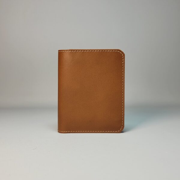 billetera de cuero para hombre, billetera compacta cuero, porta tarjetas cuero genuino, billetera sin forro, billetera personalizada grabado láser, ROVIER billeteras Bolivia, billetera minimalista cuero.
