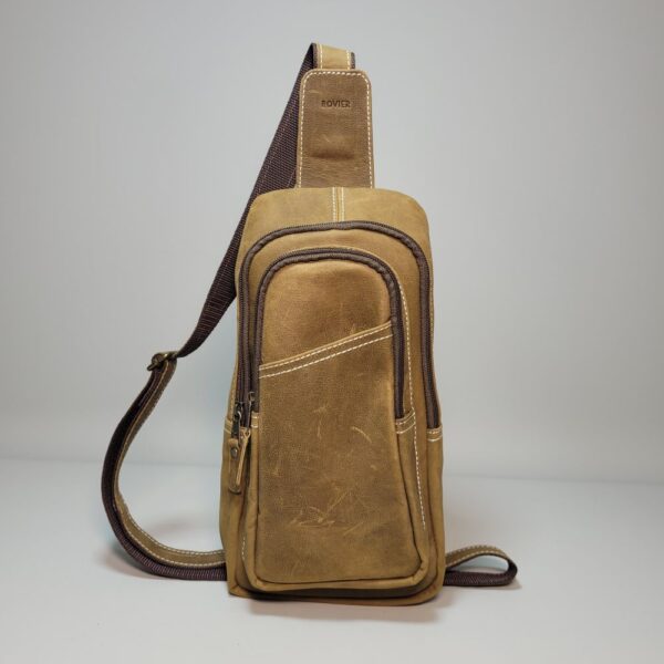 pechera de cuero para hombre, bolso cruzado de cuero, bolso pecho cuero hombre, riñonera cruzada cuero, pechera cuero grabado láser, accesorio urbano cuero, bolso de pecho masculino, pechera regulable cuero hombre, bolso cuero personalizado, regalo cuero hombre