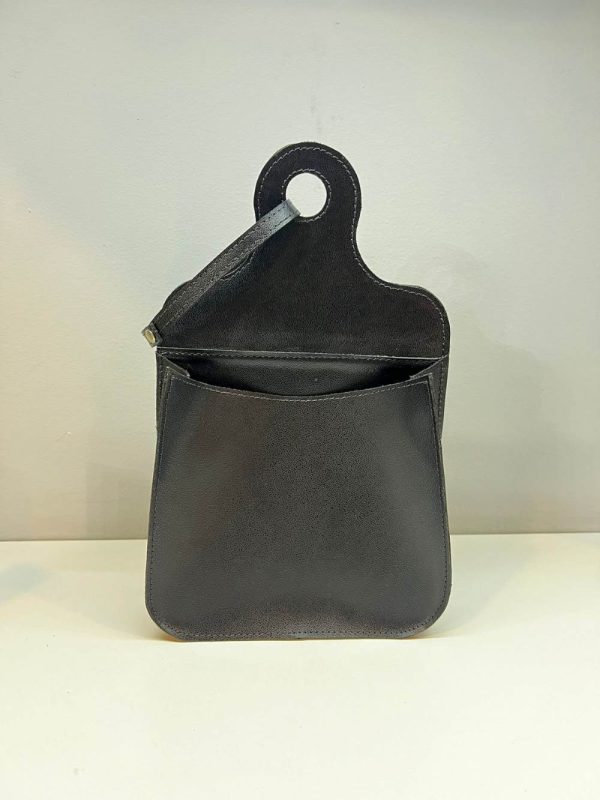 funda de cuero para palanca de carro, funda de cuero genuino para palanca, funda de cuero vacuno para palanca, funda de cuero para auto, bolsa de cuero para palanca de cambios, funda de cuero premium para palanca, funda de cuero elegante para carro, funda de cuero hecha en Bolivia, funda de cuero de alta calidad para auto, accesorios de cuero para carro, funda de cuero exclusiva para palanca, funda de cuero duradera para palanca, funda de cuero auténtico para carro, funda de cuero para transmisión manual, funda de cuero personalizada para palanca.