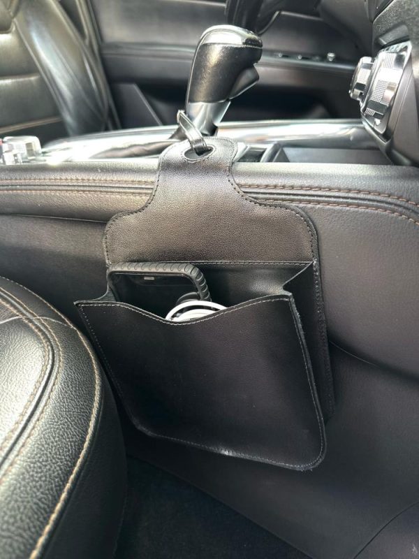 funda de cuero para palanca de carro, funda de cuero genuino para palanca, funda de cuero vacuno para palanca, funda de cuero para auto, bolsa de cuero para palanca de cambios, funda de cuero premium para palanca, funda de cuero elegante para carro, funda de cuero hecha en Bolivia, funda de cuero de alta calidad para auto, accesorios de cuero para carro, funda de cuero exclusiva para palanca, funda de cuero duradera para palanca, funda de cuero auténtico para carro, funda de cuero para transmisión manual, funda de cuero personalizada para palanca.
