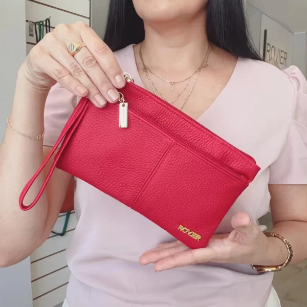 cartera clutch de cuero, clutch wallet de cuero, billetera de cuero, billetera de mujer, neceser de cuero, cartera tipo neceser, clutch compacto de cuero, cartera de mano de cuero, accesorio de cuero para mujer, clutch de cuero boliviano, clutch elegante, clutch exclusivo.