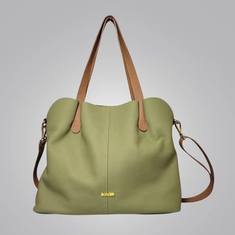 bolsos de cuero, carteras de cuero, accesorios de cuero, cuero vacuno boliviano, bolsos hechos en Bolivia, carteras hechas en Bolivia, moda en cuero, diseño boliviano, bolsos para mujer, carteras para hombre, bolsos elegantes, carteras funcionales, bolsos al hombro, carteras de mano, cuero genuino, artículos de cuero, producción boliviana, calidad duradera, estilo boliviano, regalos corporativos en cuero, bolsos personalizados, carteras con grabado láser, marroquinería boliviana, bolsos de diseño, carteras exclusivas, cuero de alta calidad