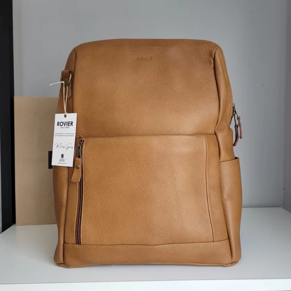 mochila de cuero mujer, mochila ejecutiva mujer, mochila de cuero para laptop mujer, mochila elegante mujer, mochila de cuero Bolivia, mochila de cuero mujer Santa Cruz, mochila de cuero vacuno mujer, mochila de cuero con bolsillos, mochila de cuero con compartimiento para computadora, mochila de cuero hecha en Bolivia, mochila de cuero mujer oficina, mochila de cuero mujer viaje, mochila de cuero mujer profesional