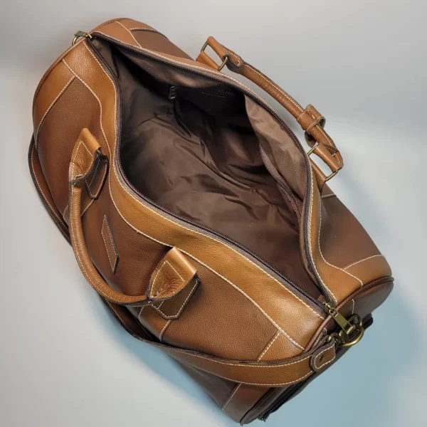 BOLSO DE VIAJE PARA HOMBRE, BOLSO DE CUERO PARA HOMBRE, BOLSÓN DE CUERO, MALETAS, MALETA DE CUERO, MARROQUINERÍA BOLIVIANA, CUERO GENUINO, HECHO A MANO, CUERO BOLIVIANO.