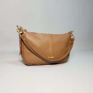bolsos de cuero, carteras de cuero, accesorios de cuero, cuero vacuno boliviano, bolsos hechos en Bolivia, carteras hechas en Bolivia, moda en cuero, diseño boliviano, bolsos para mujer, carteras para hombre, bolsos elegantes, carteras funcionales, bolsos al hombro, carteras de mano, cuero genuino, artículos de cuero, producción boliviana, calidad duradera, estilo boliviano, regalos corporativos en cuero, bolsos personalizados, carteras con grabado láser, marroquinería boliviana, bolsos de diseño, carteras exclusivas, cuero de alta calidad