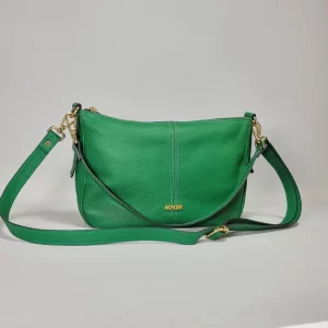 bolsos de cuero, carteras de cuero, accesorios de cuero, cuero vacuno boliviano, bolsos hechos en Bolivia, carteras hechas en Bolivia, moda en cuero, diseño boliviano, bolsos para mujer, carteras para hombre, bolsos elegantes, carteras funcionales, bolsos al hombro, carteras de mano, cuero genuino, artículos de cuero, producción boliviana, calidad duradera, estilo boliviano, regalos corporativos en cuero, bolsos personalizados, carteras con grabado láser, marroquinería boliviana, bolsos de diseño, carteras exclusivas, cuero de alta calidad