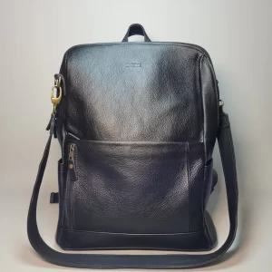 mochila de cuero mujer, mochila ejecutiva mujer, mochila de cuero para laptop mujer, mochila elegante mujer, mochila de cuero Bolivia, mochila de cuero mujer Santa Cruz, mochila de cuero vacuno mujer, mochila de cuero con bolsillos, mochila de cuero con compartimiento para computadora, mochila de cuero hecha en Bolivia, mochila de cuero mujer oficina, mochila de cuero mujer viaje, mochila de cuero mujer profesional