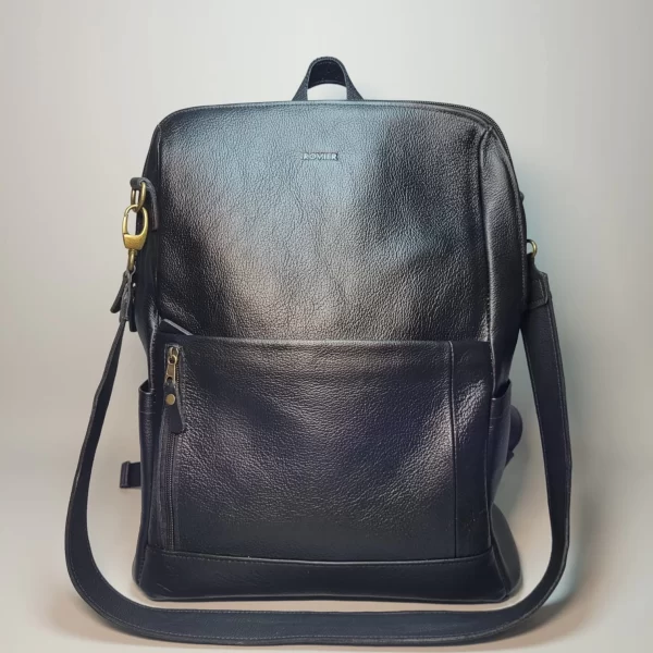 mochila de cuero mujer, mochila ejecutiva mujer, mochila de cuero para laptop mujer, mochila elegante mujer, mochila de cuero Bolivia, mochila de cuero mujer Santa Cruz, mochila de cuero vacuno mujer, mochila de cuero con bolsillos, mochila de cuero con compartimiento para computadora, mochila de cuero hecha en Bolivia, mochila de cuero mujer oficina, mochila de cuero mujer viaje, mochila de cuero mujer profesional