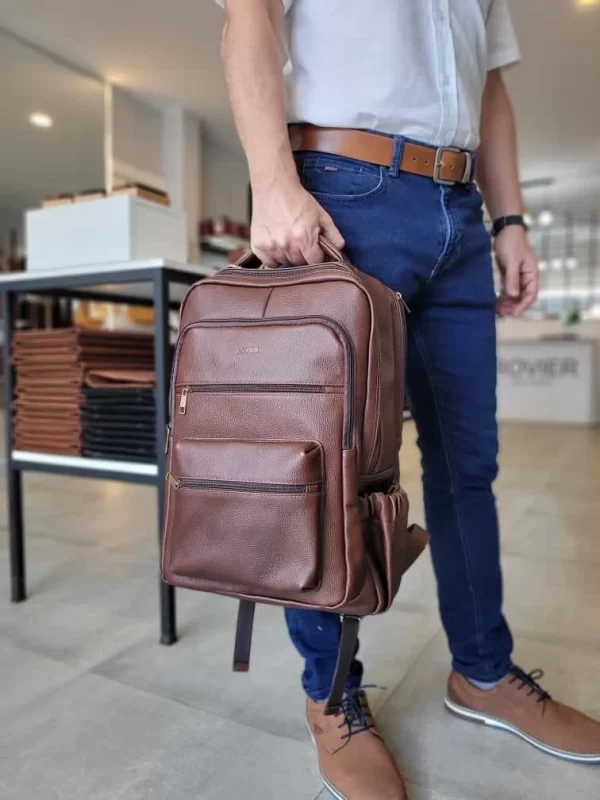 MOCHILAS DE CUERO PARA HOMBRES, MOCHILAS DE CUERO, MOCHILAS PARA HOMBRE, MOCHILAS DE CUERO GENUINO, MOCHILAS DE CUERO EN SANTA CRUZ, ROVIER