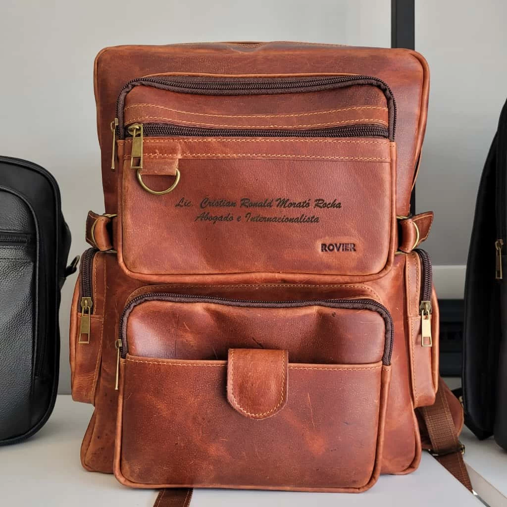 MOCHILAS DE CUERO PARA HOMBRES, MOCHILAS DE CUERO, MOCHILAS PARA HOMBRE, MOCHILAS DE CUERO GENUINO, MOCHILAS DE CUERO EN SANTA CRUZ, ROVIER