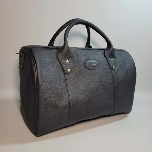 BOLSO DE VIAJE PARA HOMBRE, BOLSO DE CUERO PARA HOMBRE, BOLSÓN DE CUERO, MALETAS, MALETA DE CUERO, MARROQUINERÍA BOLIVIANA, CUERO GENUINO, HECHO A MANO, CUERO BOLIVIANO.
