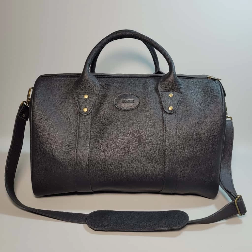 BOLSO DE VIAJE PARA HOMBRE, BOLSO DE CUERO PARA HOMBRE, BOLSÓN DE CUERO, MALETAS, MALETA DE CUERO, MARROQUINERÍA BOLIVIANA, CUERO GENUINO, HECHO A MANO, CUERO BOLIVIANO.