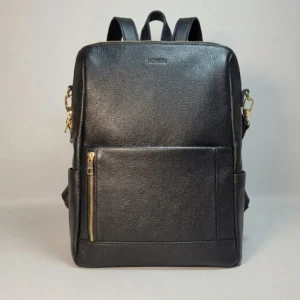 mochila de cuero para mujer. mochila de cuero femenina, hecho en bolivia, marroquineria en bolivia. fabrica de articulos de cuero en bolivia, diseños en cuero bolivia